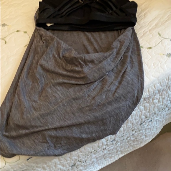 Lululemon tank with built in bra - Picture 5 of 7